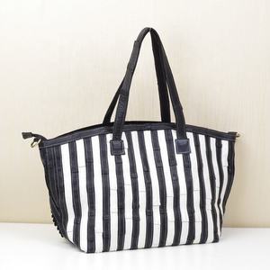 Sac à main en cuir de luxe pour femmes LKU-0723 décontracté rayure pli couture grand fourre-tout rayé épissé épaule deux surdimensionné grand personnalisé - Product Image 5