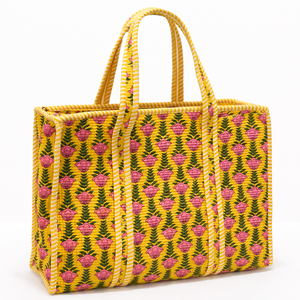 Sac fourre-tout en coton matelassé jaune à motif floral, fait main, pliable, de qualité supérieure, ethnique, grande capacité, pour femme, à porter à l'épaule - Product Image 1