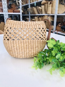 Bolsos de mano de algas marinas tejidas a mano de tendencia tradicional para mujer, bolso informal de paja al por mayor barato de alta moda - Product Image 5