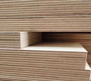 Contrachapado de Abedul Grado DD de Alta Calidad, Tablero Fenólico de Larga Duración, Núcleo de Goma Ecológico con Pegamento para Cocina, de Fábrica en Vietnam - Product Image 3