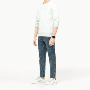 Sweat-shirt blanc à col rond brodé pour homme, coupe classique, manches longues, couleur unie, pull décontracté en coton tricoté pour l'hiver - Product Image 1