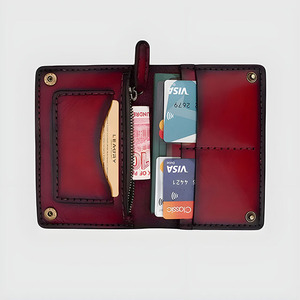 Portefeuille court en cuir véritable marron avec plusieurs emplacements pour cartes, conçu avec une conception compacte à double pliage et des compartiments pour espèces pour un usage quotidien - Product Image 5