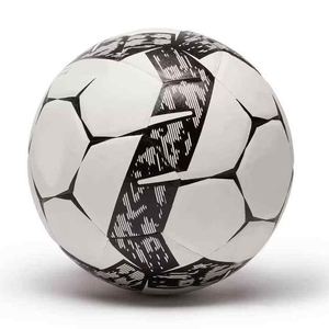Ballon de football de qualité supérieure, très demandé, fabrication haut de gamme, personnalisable, ballon de football d'entraînement, ballon de football taille junior pour étudiants - Product Image 2