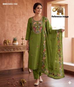 Kurti recto de buena calidad Mal Chanderi con trabajo floral de lentejuelas, pantalón del mismo color y conjunto de dupatta con bordado. Proveedor mundial. - Product Image 3