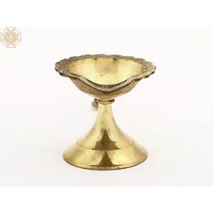 ทำด้วยมือ6 "Aarti Diya ทองเหลืองพร้อมที่จับเสื้อผ้ามุสลิมแบบดั้งเดิมและอุปกรณ์เสริมผลิตในอินเดีย - Product Image 3