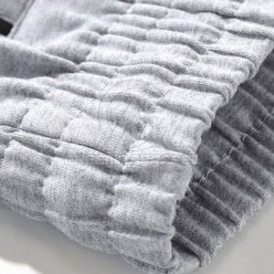 Shorts décontractés pour hommes, coupe ample, en tissu mélange de coton doux, offrant un confort tout au long de la journée et une liberté de mouvement facile. - Product Image 6