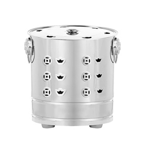 Contenedor de basura metálico con tapa que proporciona un almacenamiento de residuos duradero, higiénico y que controla los olores, manteniendo los alrededores limpios y organizados. - Product Image 2