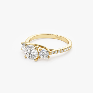 Bague de fiançailles classique en or jaune 18 carats avec diamant rond brillant de 2 carats cultivé en laboratoire, unisexe, avec diamants naturels latéraux certifiés - Product Image 2