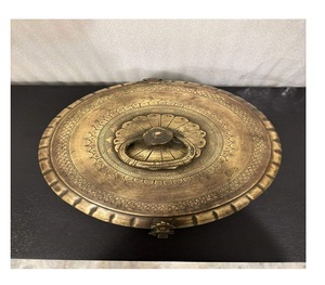 Caja de Almacenamiento Decorativa de Latón, Contenedor Metálico Grabado a Mano, Organizador de Estilo Antiguo para el Hogar, Oficina o Comedor - Product Image 1