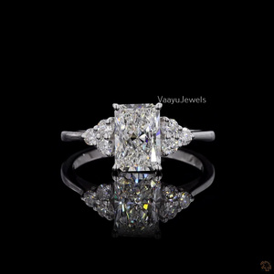 Anillo de compromiso de oro macizo de 10K, 14K, 18K o plata 925, 935 con diamante radiante cultivado en laboratorio certificado por IGI y diamantes laterales clásicos. - Product Image 2