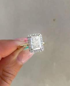 Bague de fiançailles de luxe en or 14K 18K avec diamant de laboratoire taille princesse et halo carré, bijoux de mariage - Product Image 1
