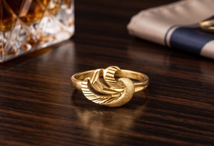 DIVYORO Anillo de Mujer Chapado en Oro de 22K con Motivo de Onda Clásico Contemporáneo - Product Image 2