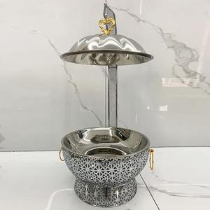 Plat de service en métal luxueux, un best-seller, pour une expérience de buffet raffinée qui impressionne instantanément les invités. - Product Image 4