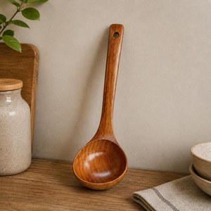 Ensemble de 2 louches en bois faites à la main, ustensiles de cuisine en bois naturel, sans danger pour les aliments, lavage à la main uniquement - Product Image 2
