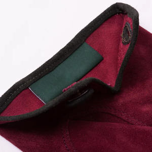 Guantes Térmicos de Piel de Oveja Color Borgoña para Mujer - Elegantes, Suaves y Cálidos para Invierno, con Diseño de Botón en la Muñeca, para Fiestas y Actividades al Aire Libre - Product Image 3