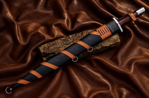 Espadas LEGACY BLADES, Réplica de Espada Hecha a Mano en Acero Inoxidable, Funda de Cuero, Diseño Vertical Moderno, Coleccionable, Decorativa, para Montar en la Pared - Product Image 4