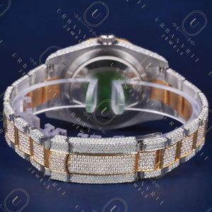 Reloj mecánico artesanal de acero inoxidable con lectura analógica, movimiento automático, diamantes de moissanita de corte redondo, garantía de autenticidad. - Product Image 3