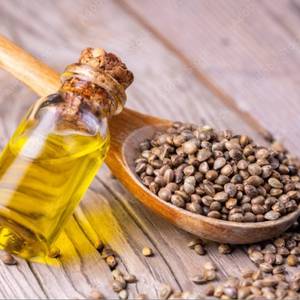 Huile de graines de chanvre de qualité supérieure, pressée à froid, 100 % pure, naturelle, de qualité alimentaire, pour la cuisine, les soins de la peau, les soins capillaires et le bien-être nutritionnel - Product Image 1