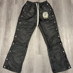 Conjunto Deportivo de Invierno 2025 de Alta Calidad, Chaqueta con Capucha y Pantalones de Chándal en Poliéster/Algodón, Color Negro, con Logotipo Personalizado Bordado - Product Image 3