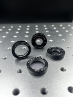 HC Optics OEM Retardeur optique monté sur plaque ondulée en cristal de quartz à zéro ordre à espacement d'air, 355 nm, avec revêtement antireflet, haute puissance