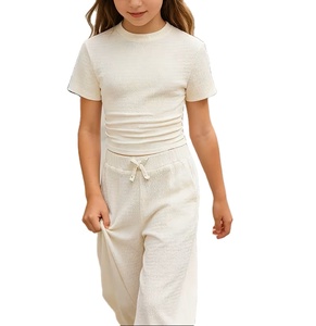 Ensemble décontracté 2 pièces pour filles : Haut ajusté en maille et pantalon large – Style urbain tendance, lavable, confortable pour l'extérieur - Product Image 4
