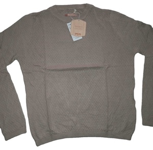 Pull élégant de marque pour femme en matériaux mixtes, idéal pour l'hiver rigoureux ou la conduite sur neige, tailles S-XL, vêtements stylés en stock - Product Image 1