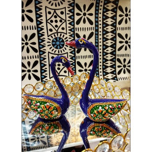 Figurines de cygne (Hans) art déco peintes à la main, fabriquées en Inde, pour mariage et Diwali - Product Image 3