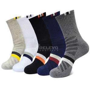 Chaussettes de sport personnalisées pour hommes avec logo personnalisé, antidérapantes, écologiques, respirantes, pour l'entraînement au football et au basketball - Product Image 2