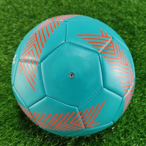 ลูกฟุตบอลระดับสูงสำหรับสโมสรฟุตบอล โรงเรียน วิทยาลัย และศูนย์ฝึกอบรม - Product Image 2