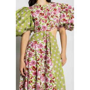 Robe longue bleue à imprimé audacieux avec une belle harmonie de couleurs et une fente latérale au niveau de la taille, pour un style moderne. - Product Image 5