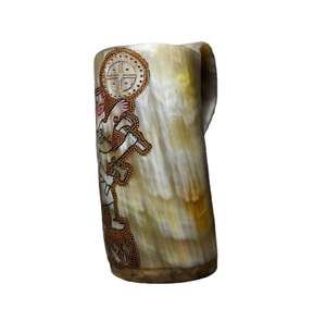 Chope en corne naturelle à bas prix, idéale pour la boisson rustique et les reconstitutions historiques – Chope à bière en corne polie - Product Image 1