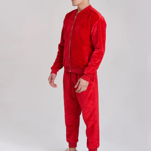 Ensemble de survêtement de luxe en velours rouge pour homme, veste zippée intégrale et pantalon de jogging, personnalisable avec logo, tenue de sport et streetwear - Product Image 2