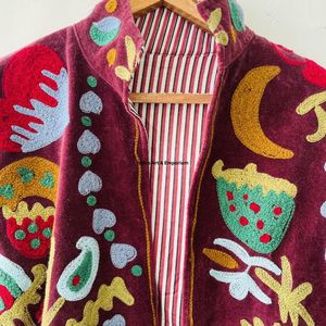 Chaqueta de algodón Suzani hecha a mano en India, chaqueta corta bordada a mano, abrigo unisex, chaqueta corta Suzani hecha a mano - Product Image 4