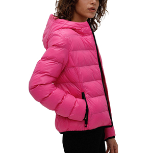 Chaqueta Acolchada Rosa con Capucha, Cierre de Cremallera, Resistente al Viento, Ropa de Invierno Informal, Corte Regular, Relleno de Poliéster - Product Image 4