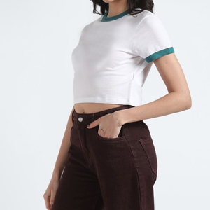 เสื้อครอปท็อปผู้หญิงแบบ OEM ออกแบบโลโก้ได้ตามต้องการ ขายส่งจากโรงงานโดยตรง เสื้อยืดครอปท็อปลำลอง สั่งผลิตขั้นต่ำน้อย - Product Image 2