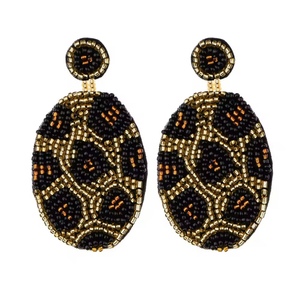 Pendientes clásicos unisex hechos a mano con cuentas de semillas, diseño de sombrero, color verde palma de dátiles, novedades, color rosa, para profesores, boda - Product Image 3