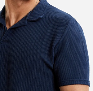 Polo de Hombre de Manga Corta con Cuello Abierto Tipo Johnny, Tejido Texturizado con Diseño Waffle, Sin Botones y Cuello en V - Product Image 6