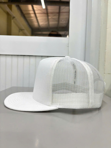 Casquette Snapback Adulte 5 Panneaux en Maille Structurée à Logo Ajustable, Idéale pour les Activités de Plein Air, Fabriquée au Vietnam - Product Image 4