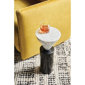 Mesa de Bebidas de Lujo con Pedestal Escultural, Tapa de Estilo Cónico Invertido y Base Cilíndrica Audaz, un Acento Contemporáneo para Bares - Product Image 1