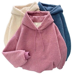 Sudadera con capucha de forro polar Sherpa blanco roto personalizada, de peso pesado, estilo Teddy Bear, holgada, con hombros caídos, estilo urbano para hombre - Product Image 3