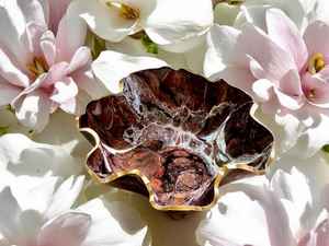 Bol décoratif fait main en résine époxy, design géode, bronze noir moyen et cuivre - Product Image 2