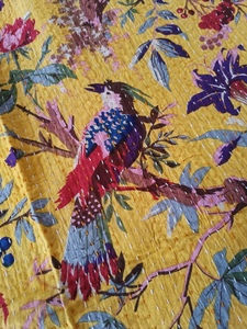 Couvre-lit imprimé floral et oiseaux, style bohème, moderne, toutes saisons, en coton patchwork fait main du Rajasthan, blanc et bleu, pour la maison - Product Image 4