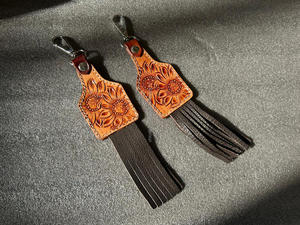 Nouveau véritable fabriqué à la main couleur véritable cuir repoussé mignon charmant gland porte-clés Offre Spéciale Style occidental moderne Floral porte-clés - Product Image 4