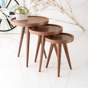 Table d'appoint en bois confortable et pratique, offrant une surface d'accès facile, un design compact et une base en bois robuste - Product Image 5