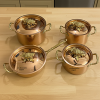Ensemble de casseroles et faitouts en acier inoxydable, écologique, de conception européenne moderne, fabriqué artisanallement, avec poignées décorées motif raisins, de qualité alimentaire