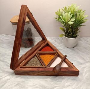 Moulin à épices et noix en bois écoresponsable fait main, style Masala Dabba indien, avec compartiments, résistant à la poussière et aux rayures, compatible lave-vaisselle - Product Image 1