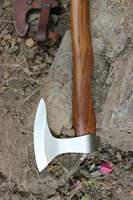 Hache Viking artisanale en acier au carbone industriel, personnalisée, à dos plat, manche en bois, hache à barbe, survie en extérieur, haute teneur en carbone