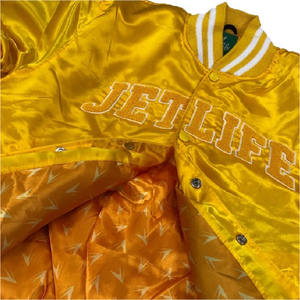 แจ็คเก็ตซาตินแบบสั่งทำได้ หลายสีให้เลือก พร้อมบริการปักโลโก้บนผ้าซาติน สำหรับใส่ไปเรียนมหาวิทยาลัยและใส่ไปเที่ยวคลับ - Product Image 3