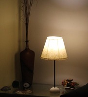 Lampe de chevet en forme de cône de haute qualité, 0,750 kg, en pierre de marbre, en fibre de banane 100% organique, recyclée, faite à la main, avec forme ovale