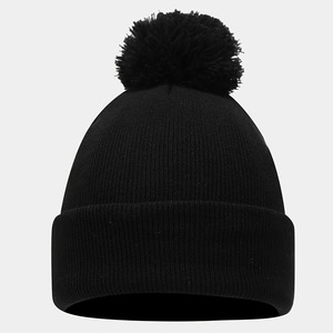 Gorros de lana con pompones al por mayor con logotipo personalizado de un proveedor de gorros para las colecciones de invierno de boutiques estadounidenses - Product Image 4